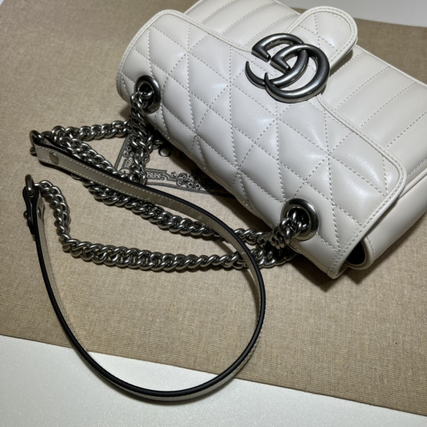 G*u*i gg marmont 22cm
