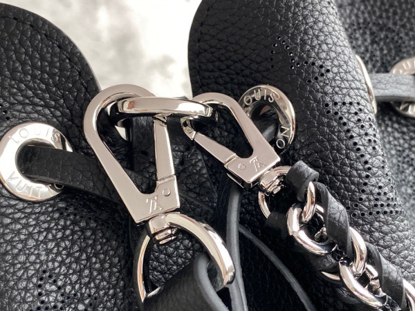 l0*is V*t0n bella tote