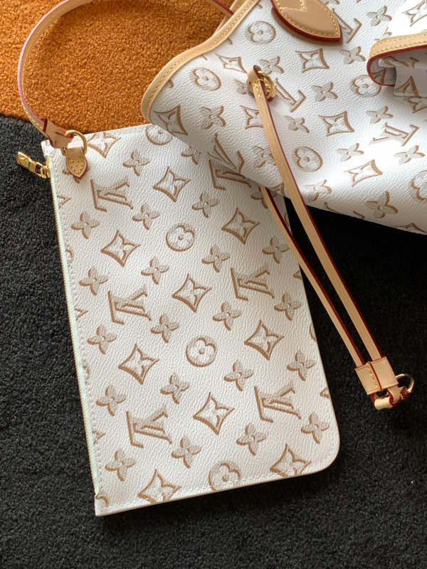 l0*is V*t0n neverfull mm
