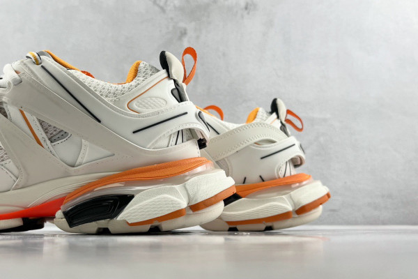 Ba*len*cia*ga runner sneaker