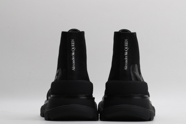 ale*d*r M*Q*en tread slick boot