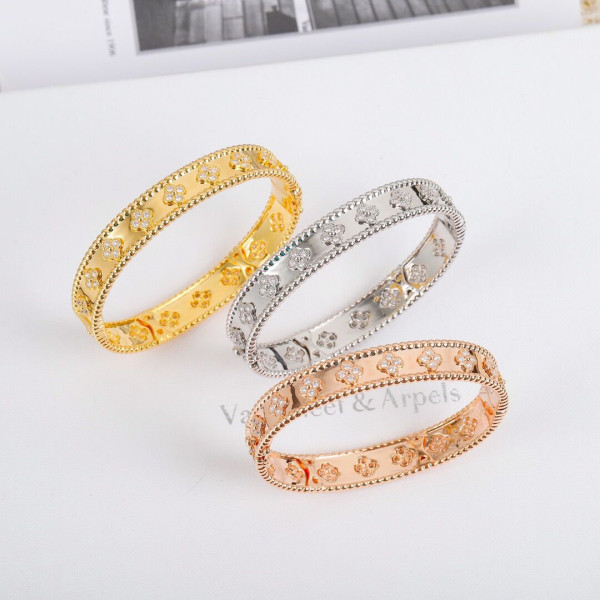 V*N CL*F & arpels  perlée bracelet