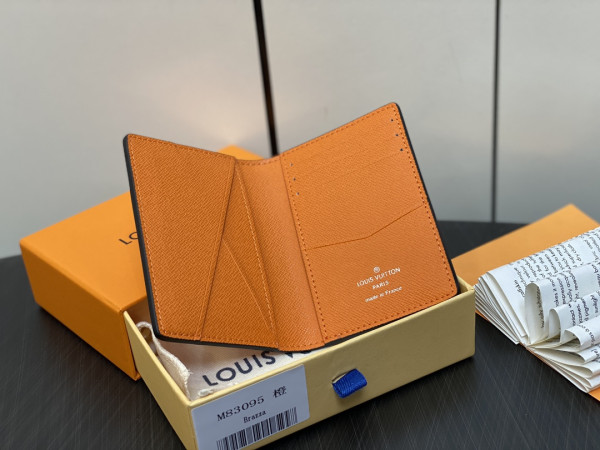 l0*is V*t0n pocket organizer-7.5*11.1*1 cm