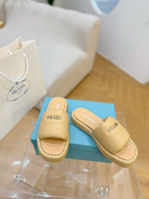 Pra*a sandals