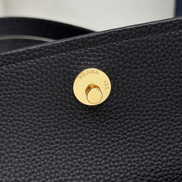 Pra*a small leather shoulder bag-26*14*9.5cm